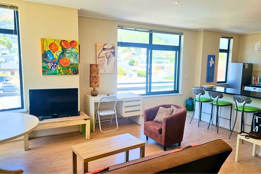 To Let 1 Bedroom Property for Rent in Sea Point Western Cape